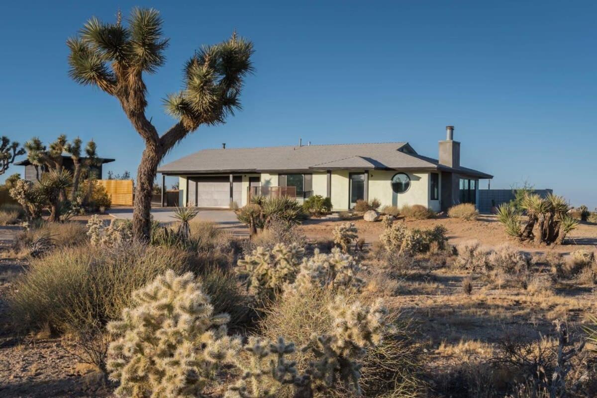 Yucca Hut - Design Forward Oasis Near Joshua Tree Villa Bagian luar foto