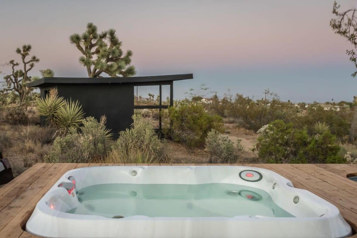 Yucca Hut - Design Forward Oasis Near Joshua Tree Villa Bagian luar foto